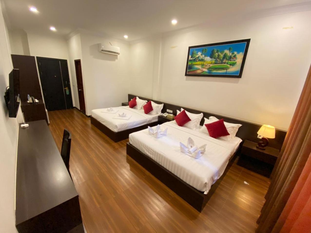 Apple Hotel Two Phnom Penh Exterior foto