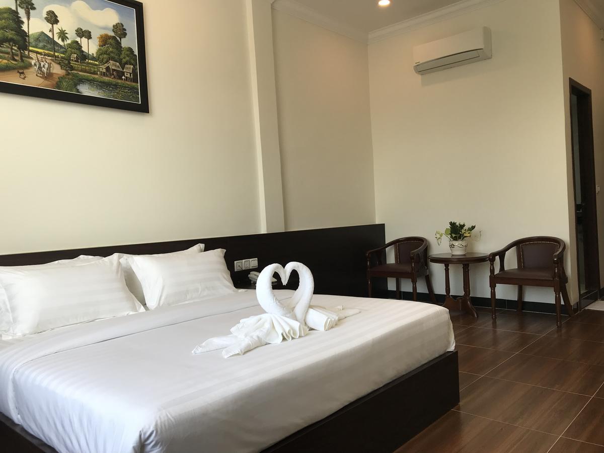 Apple Hotel Two Phnom Penh Exterior foto