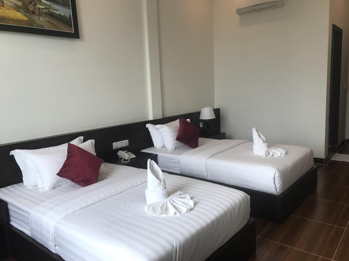 Apple Hotel Two Phnom Penh Exterior foto
