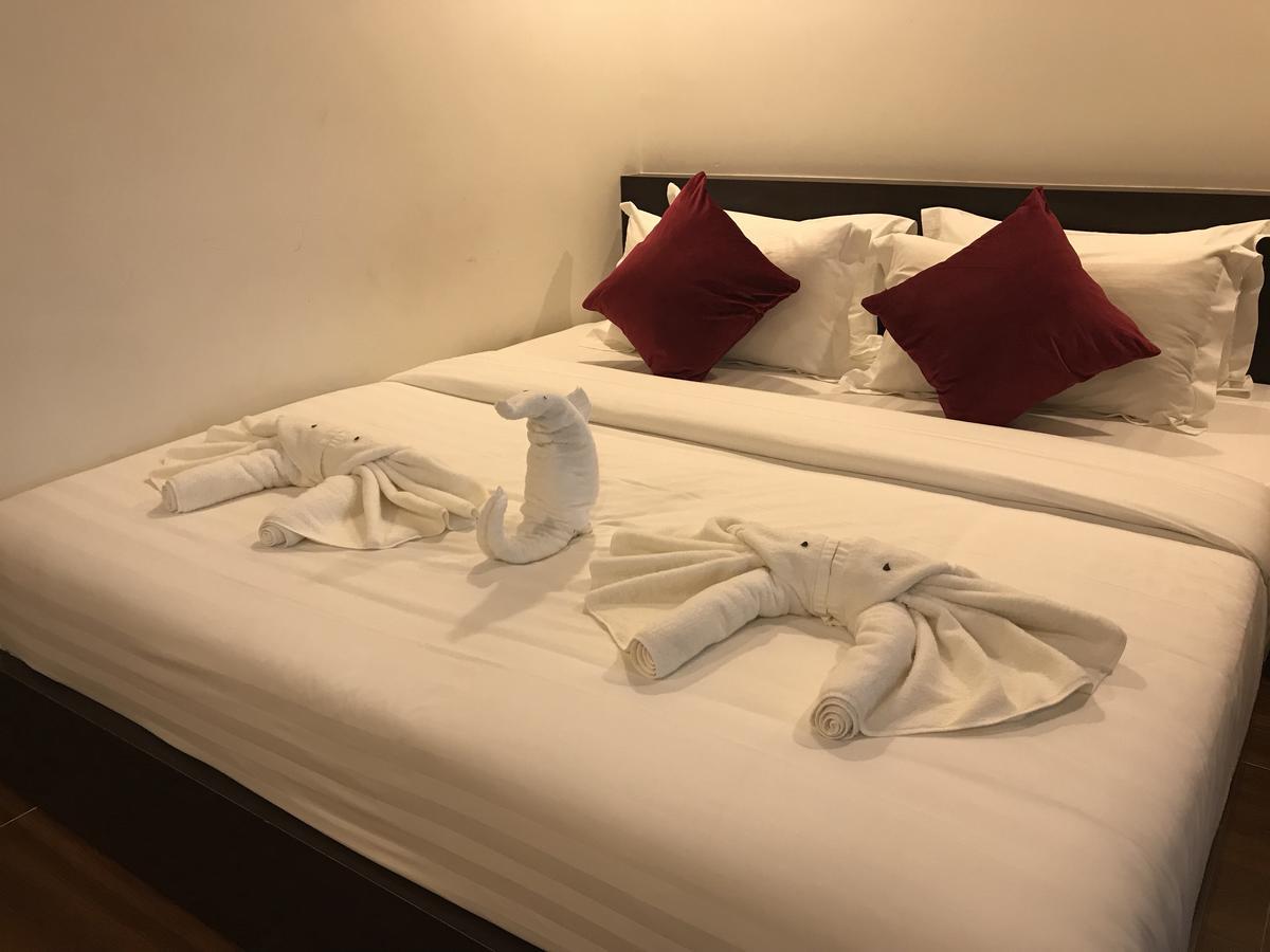 Apple Hotel Two Phnom Penh Exterior foto